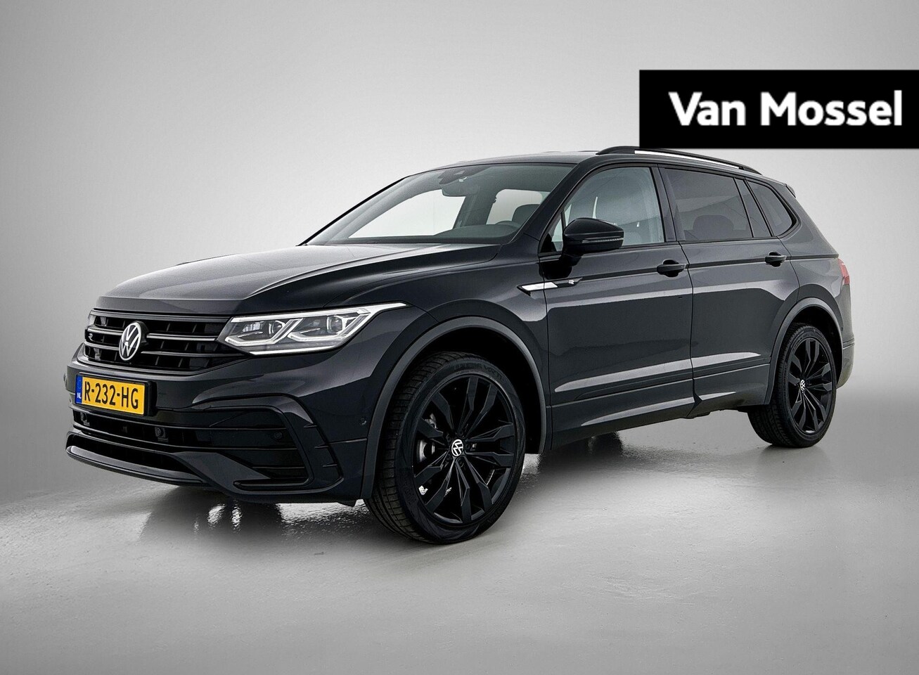 Volkswagen Tiguan Allspace - 1.5 TSI R-Line | 150 PK | Automaat | Black Style | 20' Inch Suzuka Velgen|  Stoel en Stuur - AutoWereld.nl