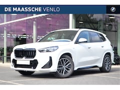 BMW X1 - sDrive20i High Executive M Sport Automaat / Trekhaak / Sportstoelen / Stoelverwarming / Ad