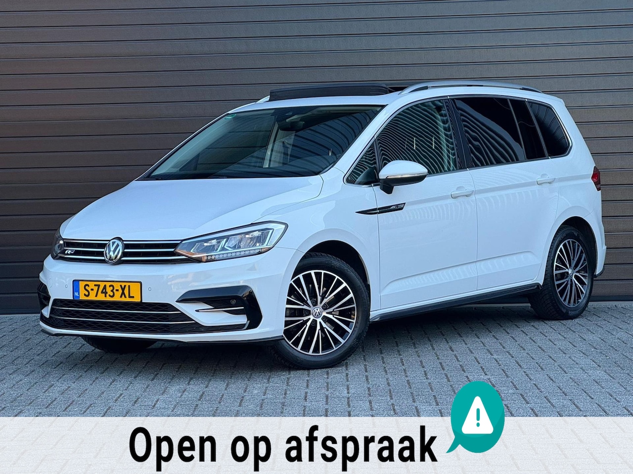 Volkswagen Touran - 1.4 TSI Highline Edition R-Line |Pano|5p| - AutoWereld.nl