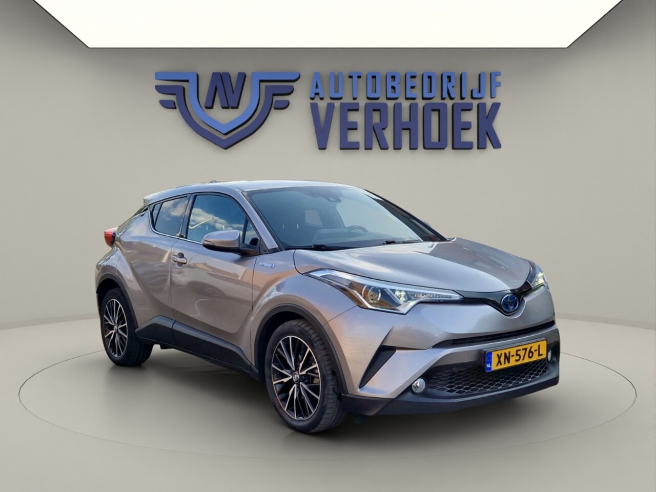 Toyota C-HR - 1.8 Hybrid Dynamic Navi - Camera - Stoelvewarming - AutoWereld.nl