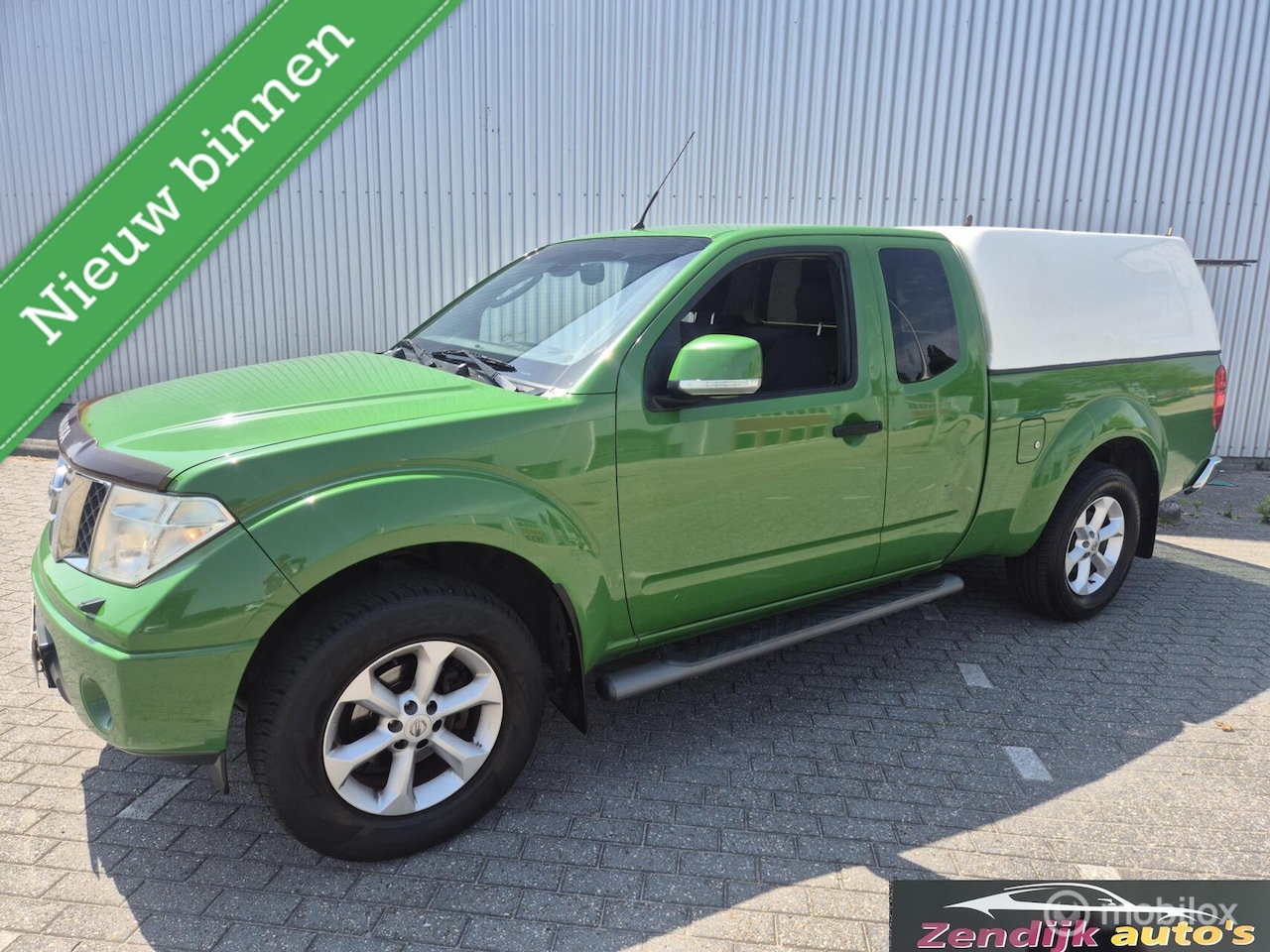 Nissan Navara - 2.5 dCi LE King Cab 2.5 dCi LE King Cab - AutoWereld.nl