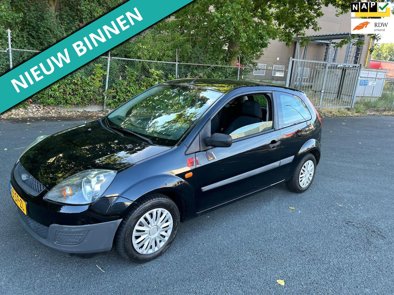Ford Fiesta - 1.3-8V Champion LEUKE AUTO RIJDT EN SCHAKELT GOED - AutoWereld.nl