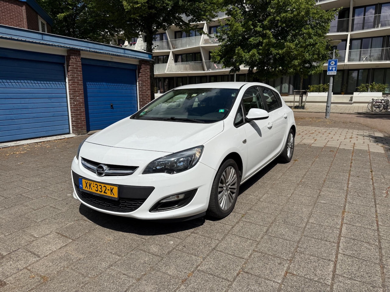Opel Astra - 1.6 Selection NW APK Airco Snow White Cruise - AutoWereld.nl