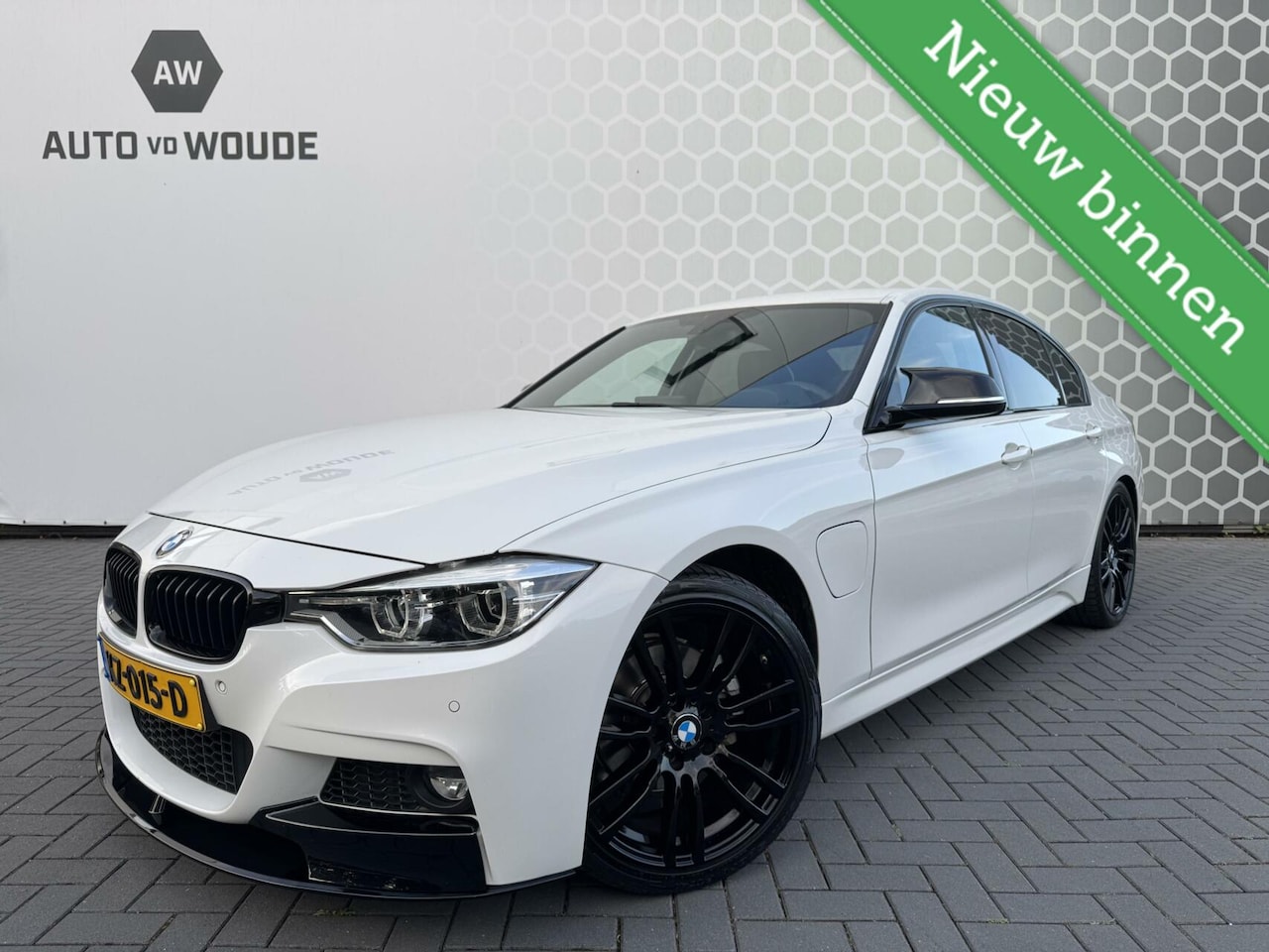 BMW 3-serie - 330e High Executive M sport Black optik - AutoWereld.nl