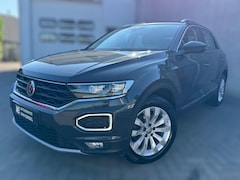 Volkswagen T-Roc - 1.5 TSI Sport AFN TREKHAAK / CAMERA / VIRTUAL COCKPIT / WARNING SPOTS / ADAPT CRUISE / ELE