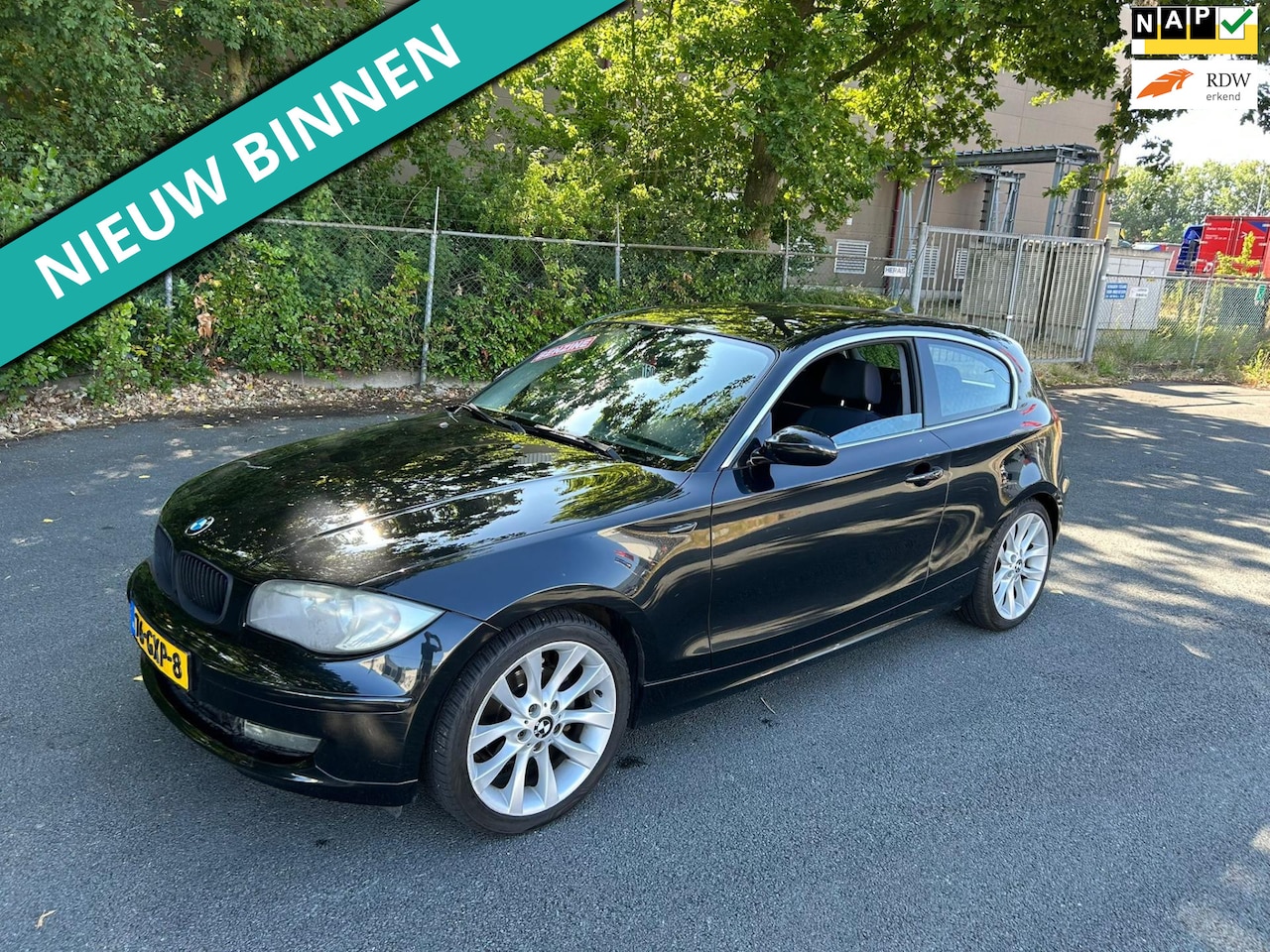 BMW 1-serie - 116i Business Line NETTE AUTO RIJDT EN SCHAKELT GOED - AutoWereld.nl