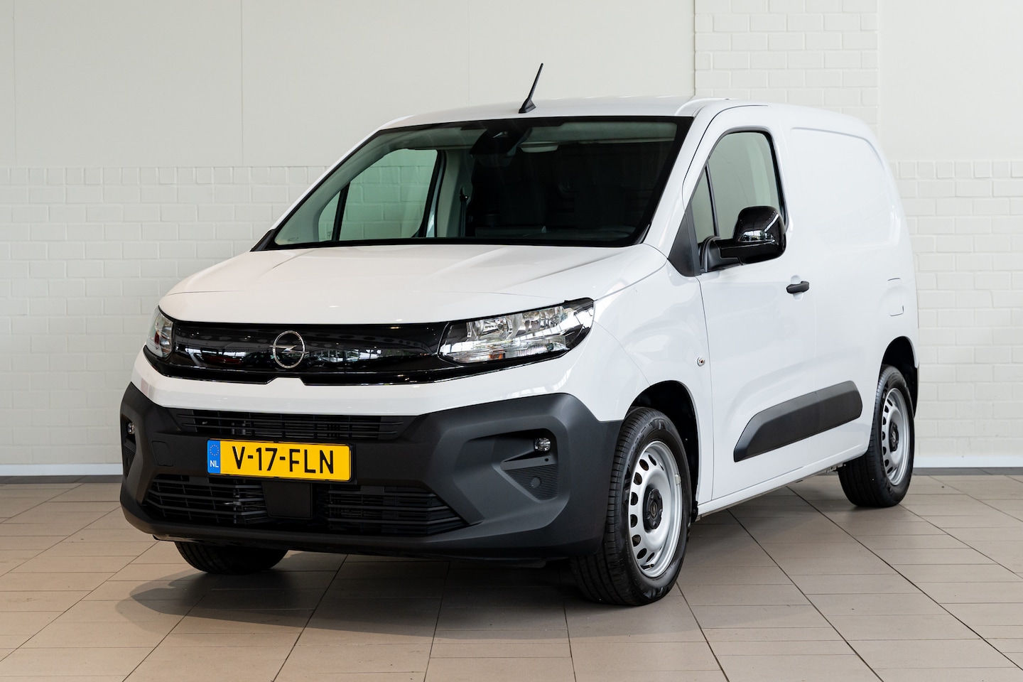Opel Combo - 1.5 BlueHDi 100 S&S L1 | 3 Zitplaatsen | Parkeersensoren | Apple Carplay & Android Auto | - AutoWereld.nl