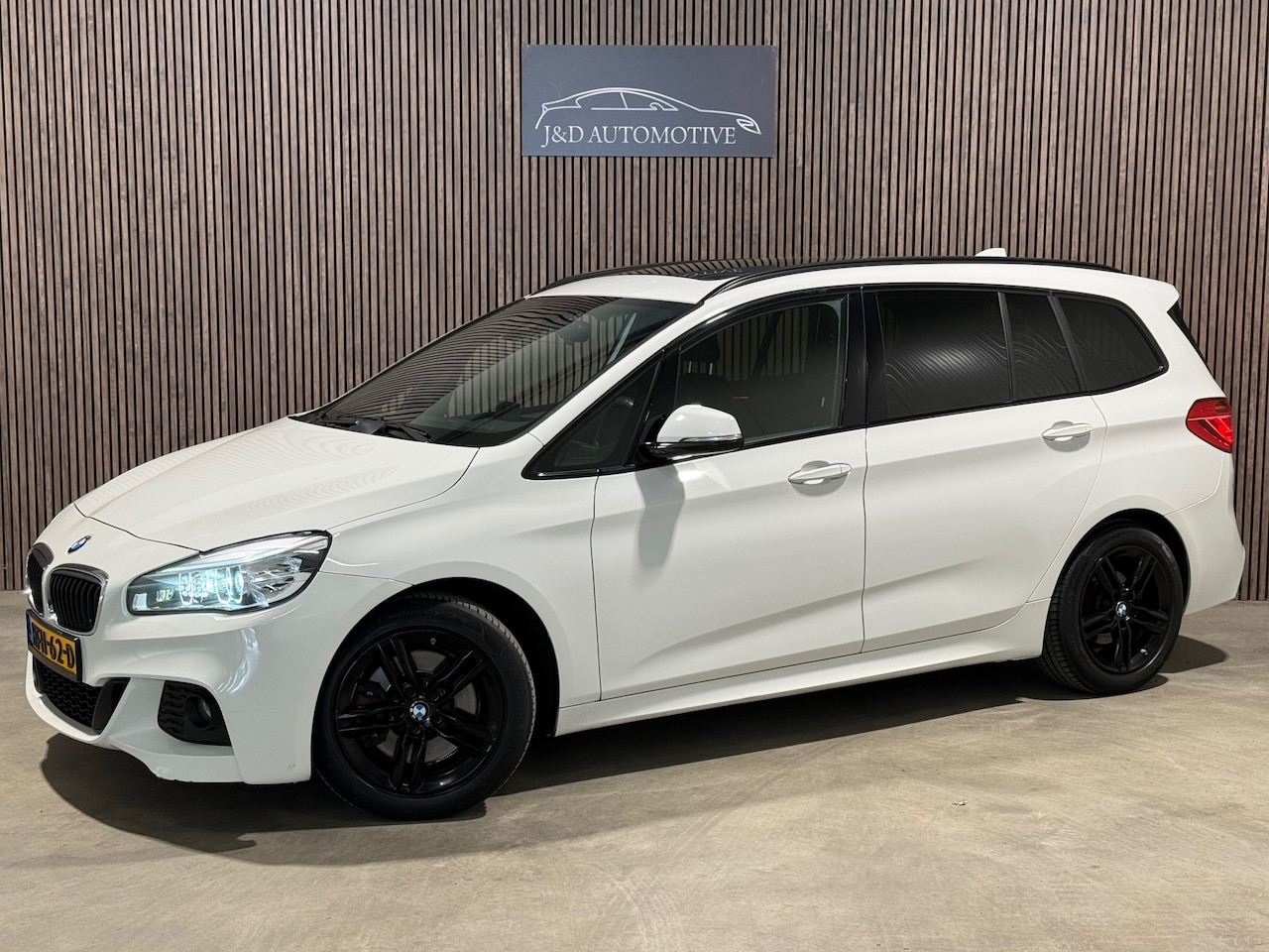 BMW 2-serie Gran Tourer - 220d Sport 2015 PANO AUT PDC - AutoWereld.nl