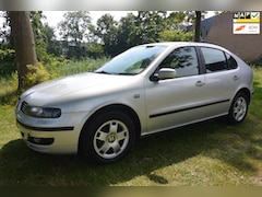 SEAT Leon - 1.6-16V Stella*airco*trekhaak*elektr pakket