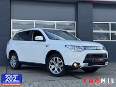 Mitsubishi Outlander - 2.0 PHEV X-Line Edition 5DRS NLSE AUTO AIRCO ACHER UITRIJCAMERA