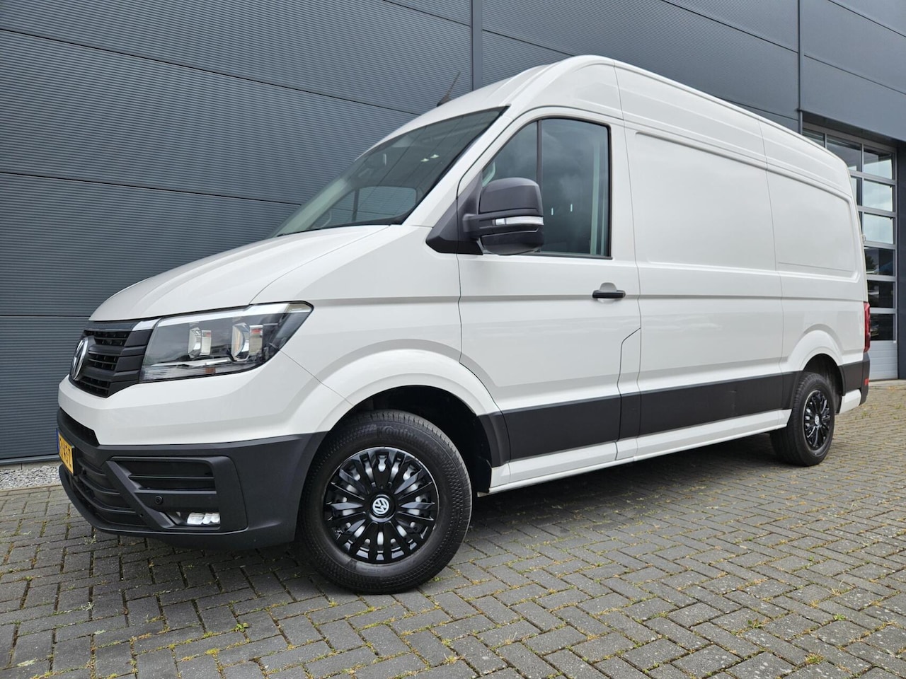 Volkswagen Crafter - 2.0 TDI L3H3 Airco 140PK Navi 100% Ondh - AutoWereld.nl