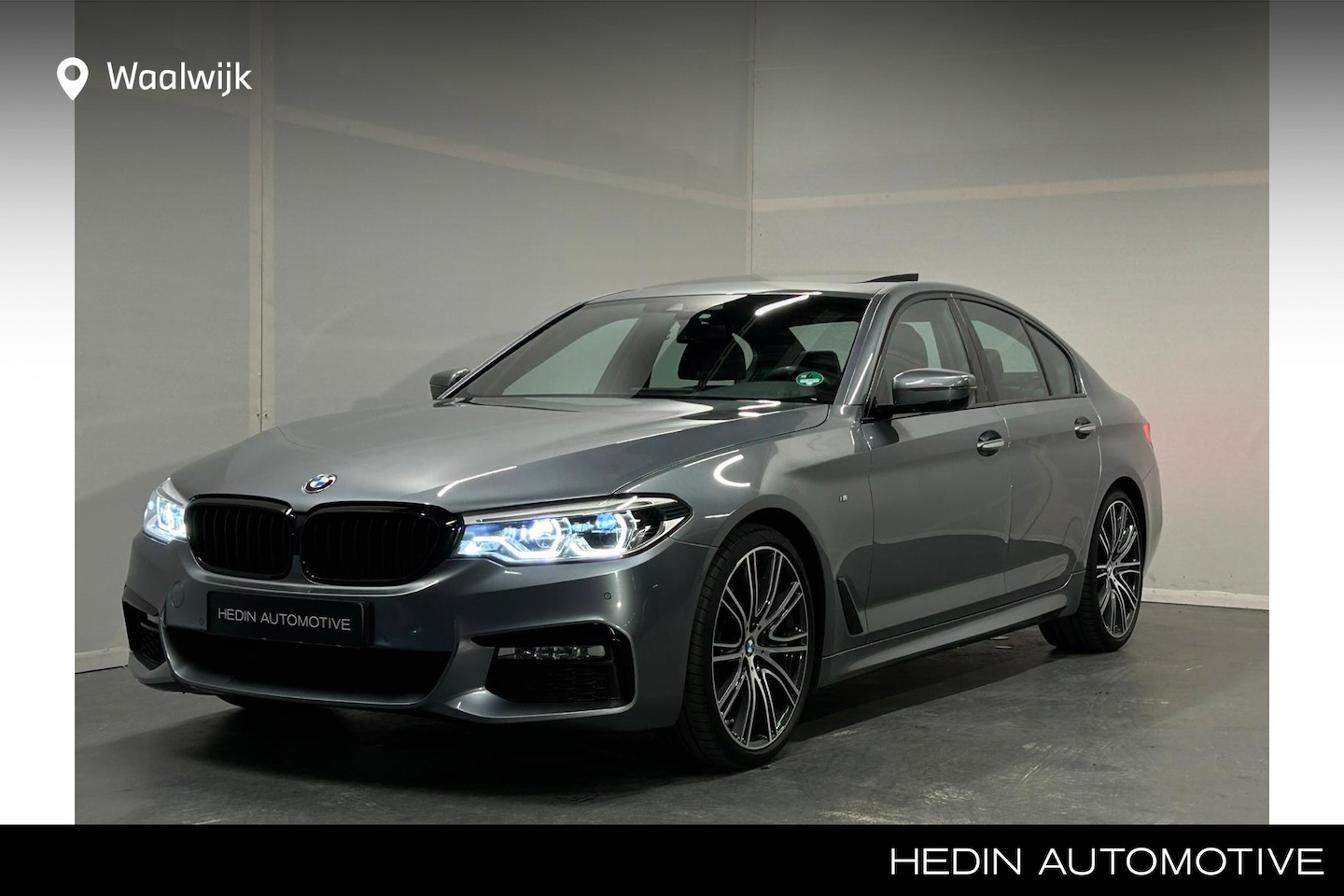 BMW 5-serie - 530i High Executive | M-Sportpakket | 20'' Lichtmetaalvelgen V-spaak | Panorama Schuif-kan - AutoWereld.nl