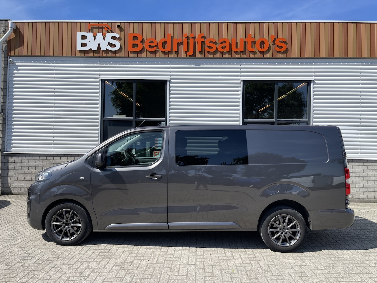 Peugeot Expert - 231 L3H1 2.0 BlueHDI 150pk DC 5 persoons Premium / vaste prijs rijklaar € 13.950 ex btw / - AutoWereld.nl