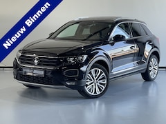 Volkswagen T-Roc - 1.5 TSI Sport Business R / AUTOMAAT / Camera / Panorama Dak / Live Cockpit