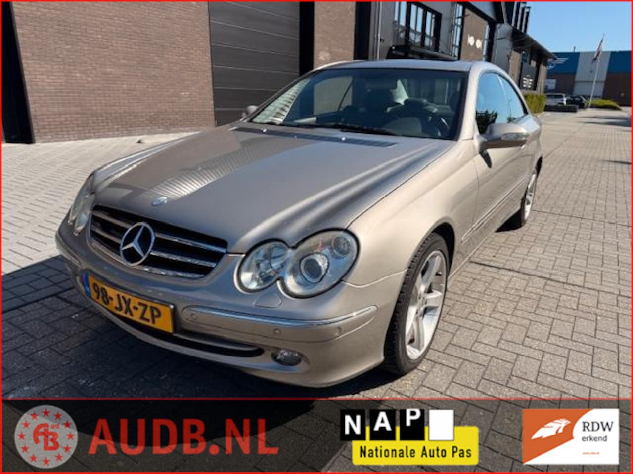 Mercedes-Benz CLK-klasse Coupé - 240 Elegance|AUTOMAAT|VOL LEDER|NWE.APK|17 INCH| - AutoWereld.nl