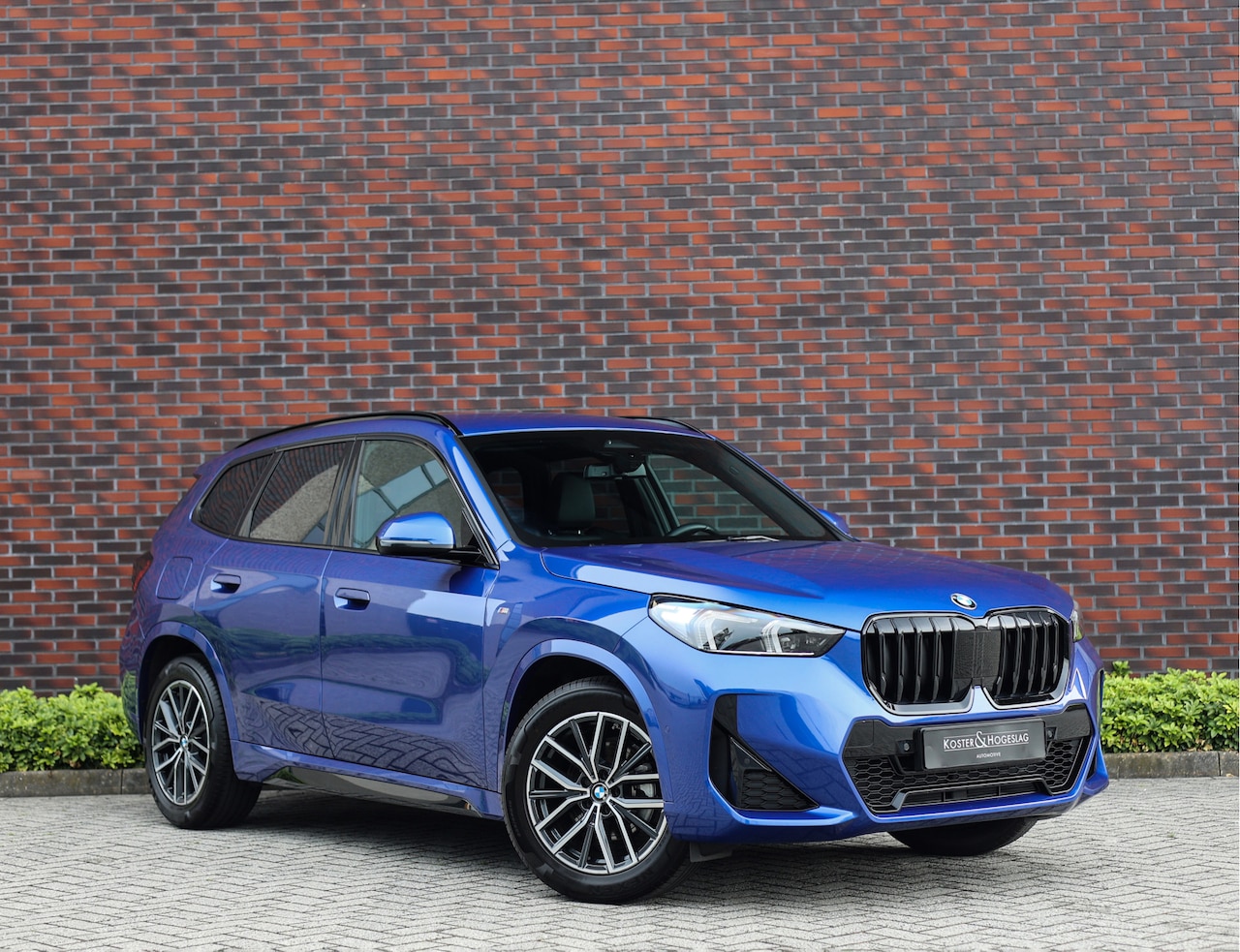 BMW X1 - s-Drive 18i | Trekhaak - Premium - AutoWereld.nl