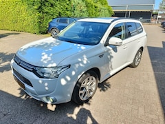 Mitsubishi Outlander - 2.0 PHEV Instyle+