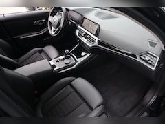 BMW 3-serie Touring - 330e Sport Line Live Cockpit Pano Led ACC