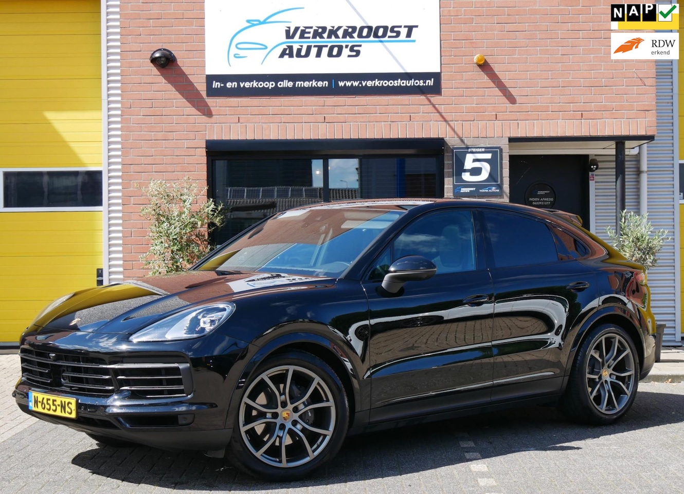 Porsche Cayenne Coupé - 3.0 pano. sportchrono. sport uitl.lucht vering 360cam. bose.dealer onderhouden - AutoWereld.nl
