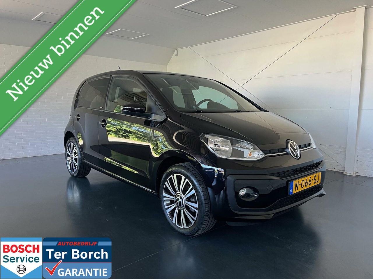 Volkswagen Up! - 1.0 R-Line / United,Executive,Camera,Cruise - AutoWereld.nl