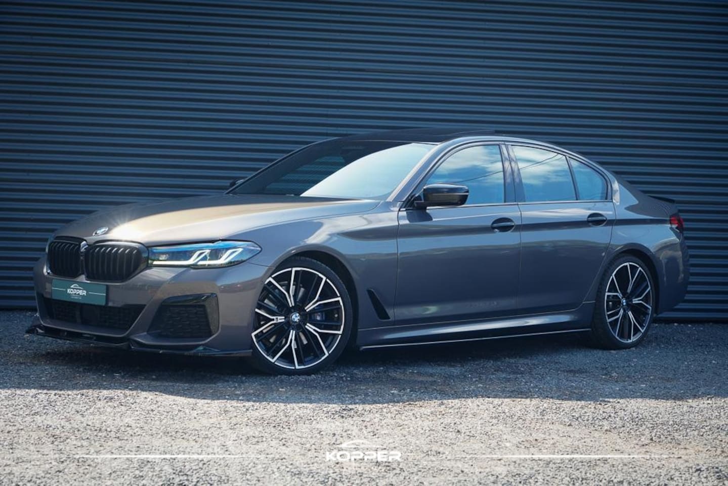 BMW 5-serie - 530i High Executive Edition / M-Sport / Laser / M-Stoelen / Schuifdak / Adaptive Cruise - AutoWereld.nl