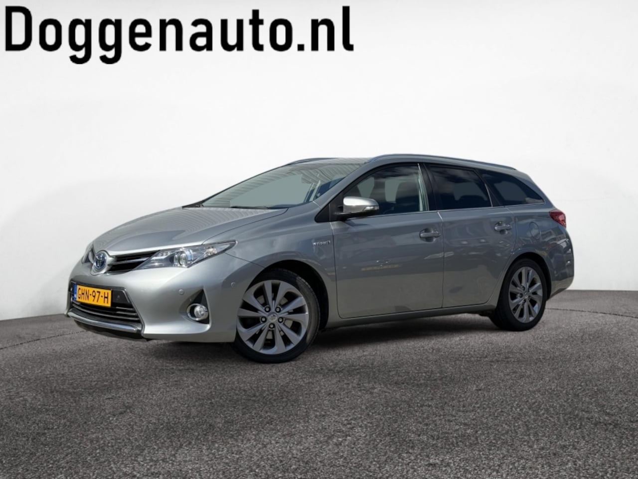Toyota Auris Touring Sports - 1.8 Hybrid Lease Pro Trekhaak Navi PDC Keyless - AutoWereld.nl