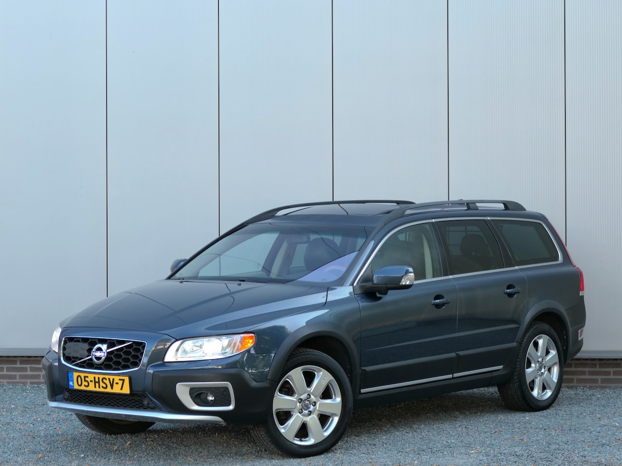 Volvo XC70 - 3.2 AUT AWD Summum Schuifdak / Geventileerd leer / Trekhaak / Dynaudio - AutoWereld.nl