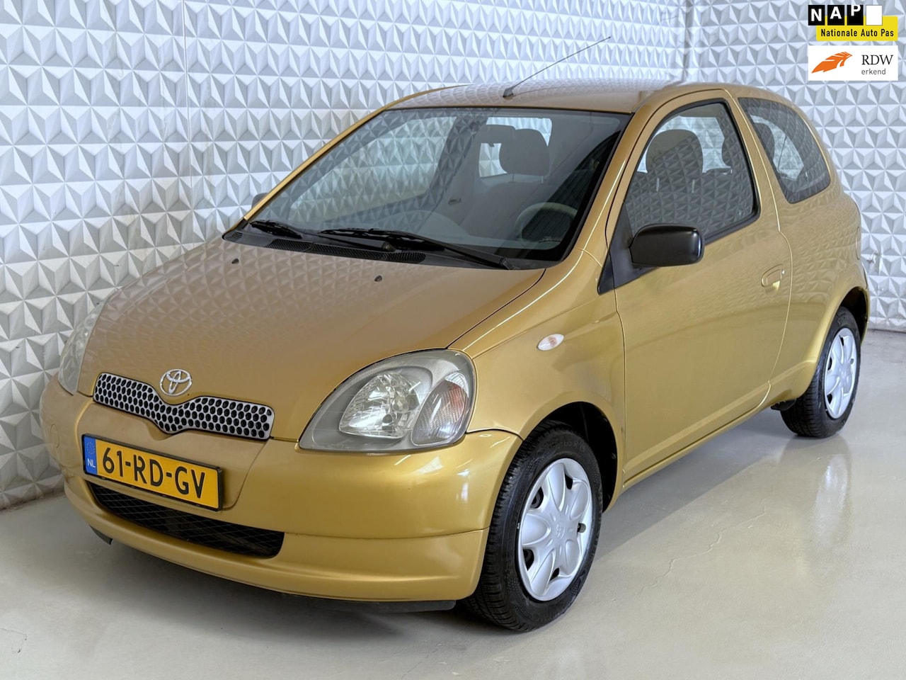 Toyota Yaris - 1.3-16V VVT-i Sol VOL AUTOMAAT / 87.000km (2001) - AutoWereld.nl