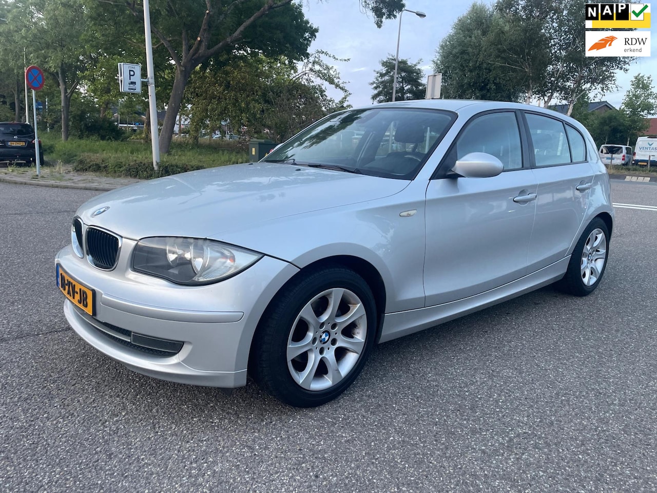 BMW 1-serie - 116i Business Line / airco / cruise.control / elek.pakket / lmv / historie / nap.... - AutoWereld.nl