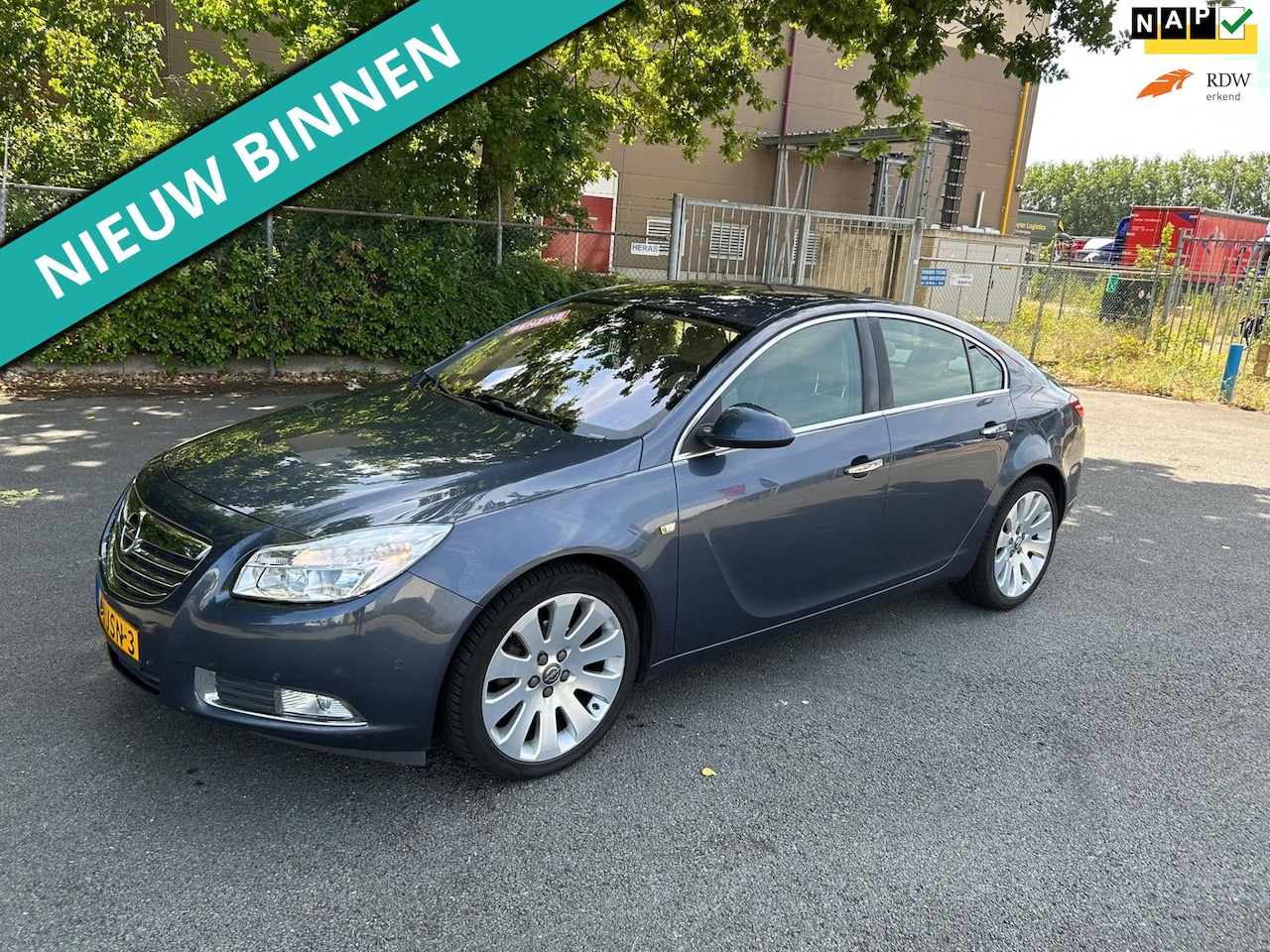 Opel Insignia - 1.8 Cosmo NETTE AUTO RIJDT EN SCHAKELT GOED - AutoWereld.nl