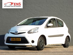 Toyota Aygo - 1.0 VVT-i Comfort NETTE AUTO AIRCO BLUETOOTH 4 SEIZOENEN BANDEN APK T/M 8-6-2026