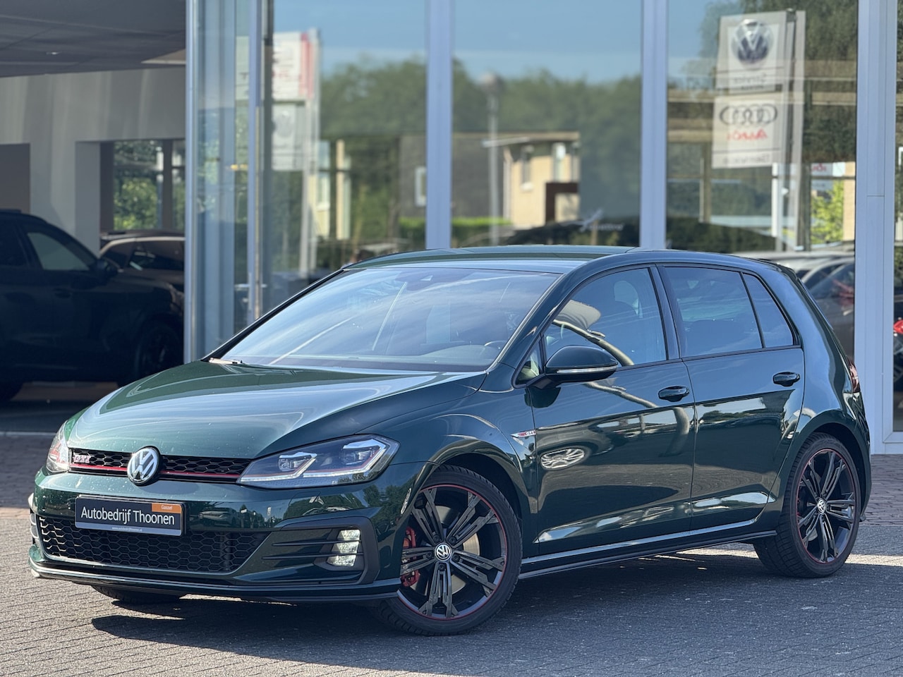 Volkswagen Golf - 2.0 TSI GTI Performance Bright GREEN - AutoWereld.nl