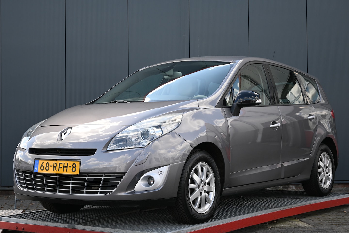 Renault Grand Scénic - 2.0 Privilege trekhaak automaat - AutoWereld.nl