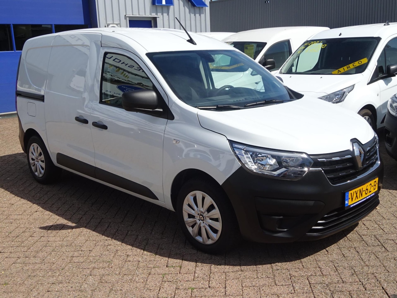 Renault Express - 1.5 dCi 75 Comfort + AIRCO GROOT NAVI SCHERM SCHUIFDEUR CRUISE CONTROL - AutoWereld.nl