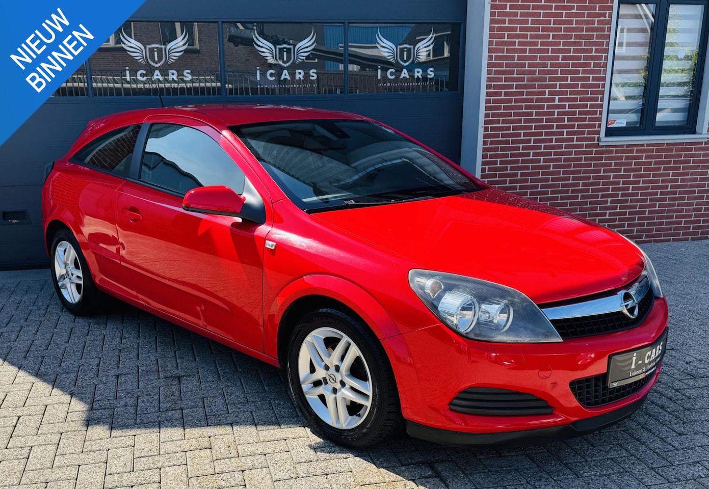 Opel Astra GTC - 1.6 Temptation PDC Stoelverwarming APK - AutoWereld.nl