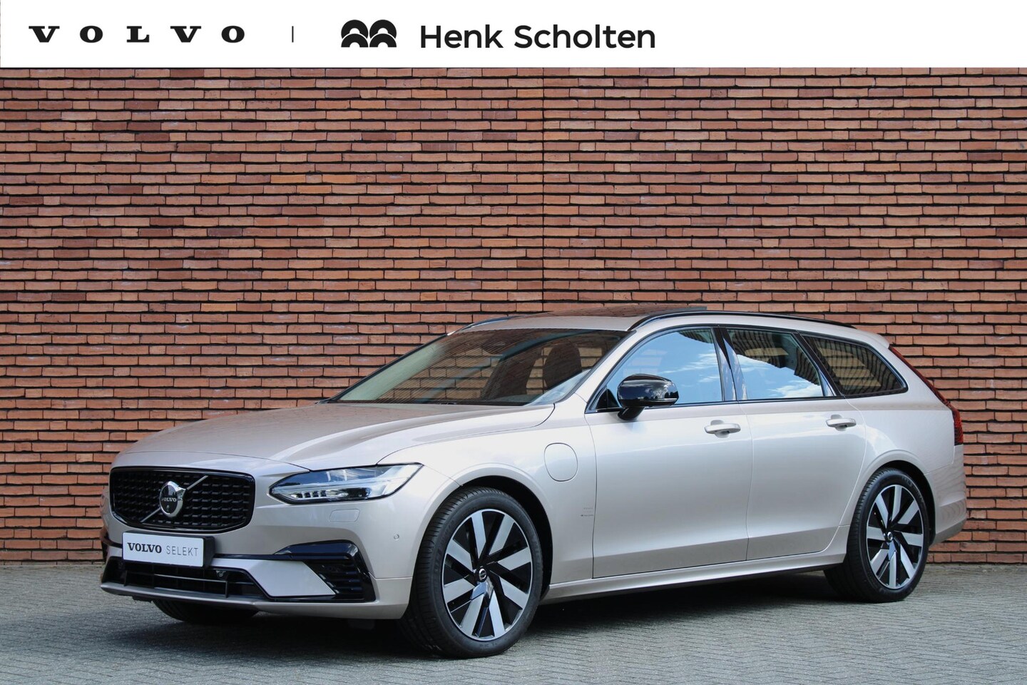 Volvo V90 - T6 Plug-in hybrid AWD Ultra Dark | Panoramisch schuif-/kantel dak | Luchtvering | Head-Up - AutoWereld.nl
