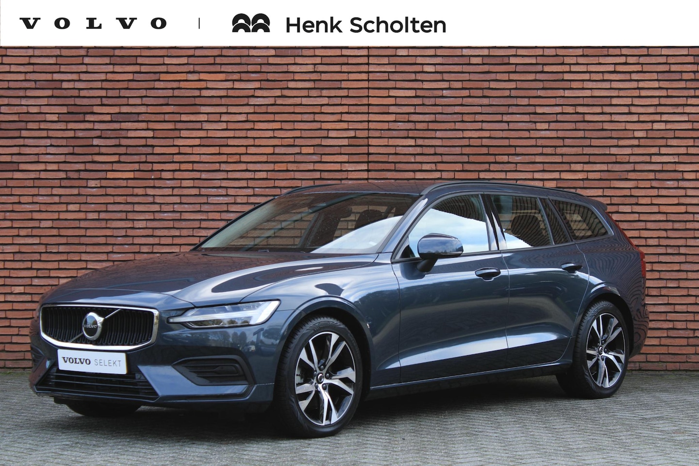Volvo V60 - B3 Automaat Essential | Adaptieve Cruise Control | Verwarmbaar Stuurwiel | Verwarmbare Voo - AutoWereld.nl
