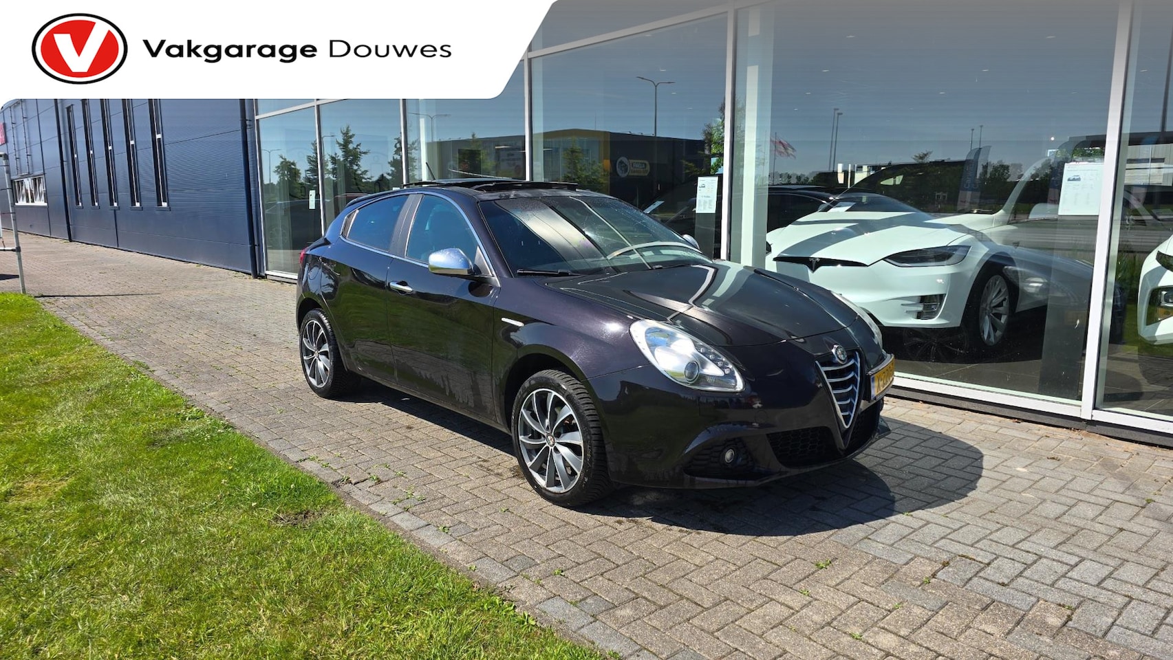 Alfa Romeo Giulietta - 1.4 T Distinctive | Pano | Airco | Leder | Cruise - AutoWereld.nl