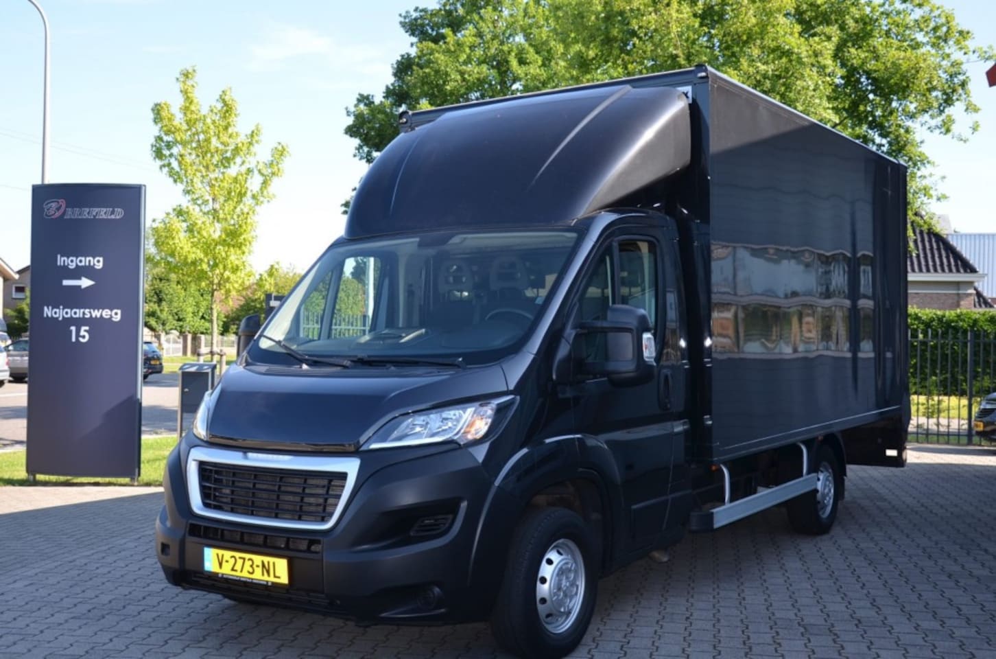 Peugeot Boxer - 2.0 BlueHDI 335 Bakwagen/Meubelbak Laadklep 165PK - AutoWereld.nl