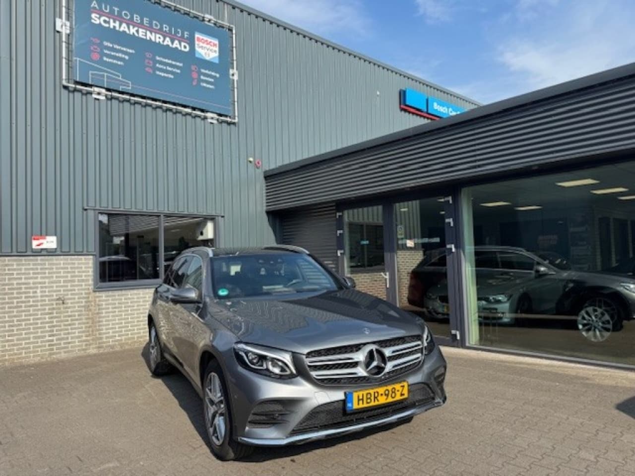 Mercedes-Benz 250 - 250 GLC 4MATIC - AMG Design / PANO/TREKHAAK/NAVI /CLIMA/ACHTERUITCAMERA - AutoWereld.nl