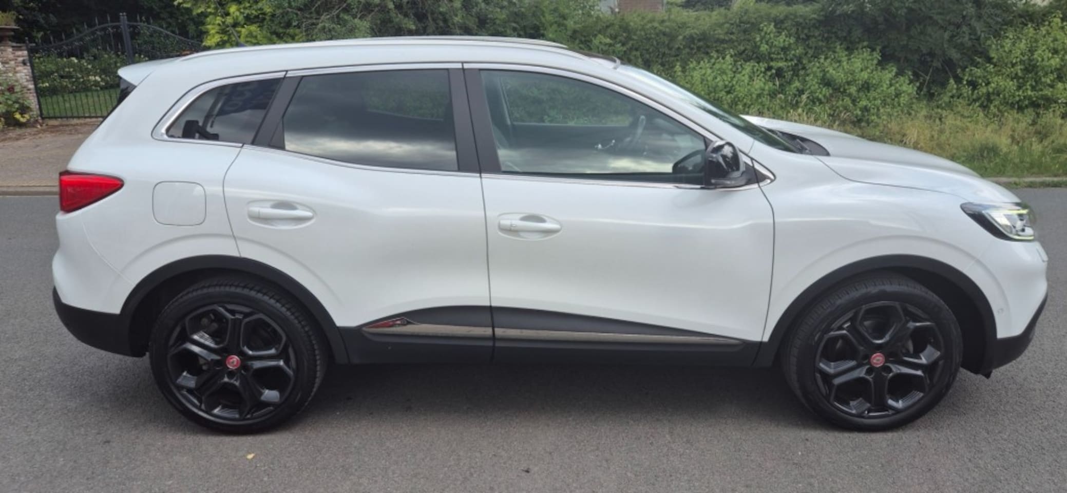 Renault Kadjar - TCe Extase ECC*Navigatie*Leer*panorama*trekhaak*NAP - AutoWereld.nl
