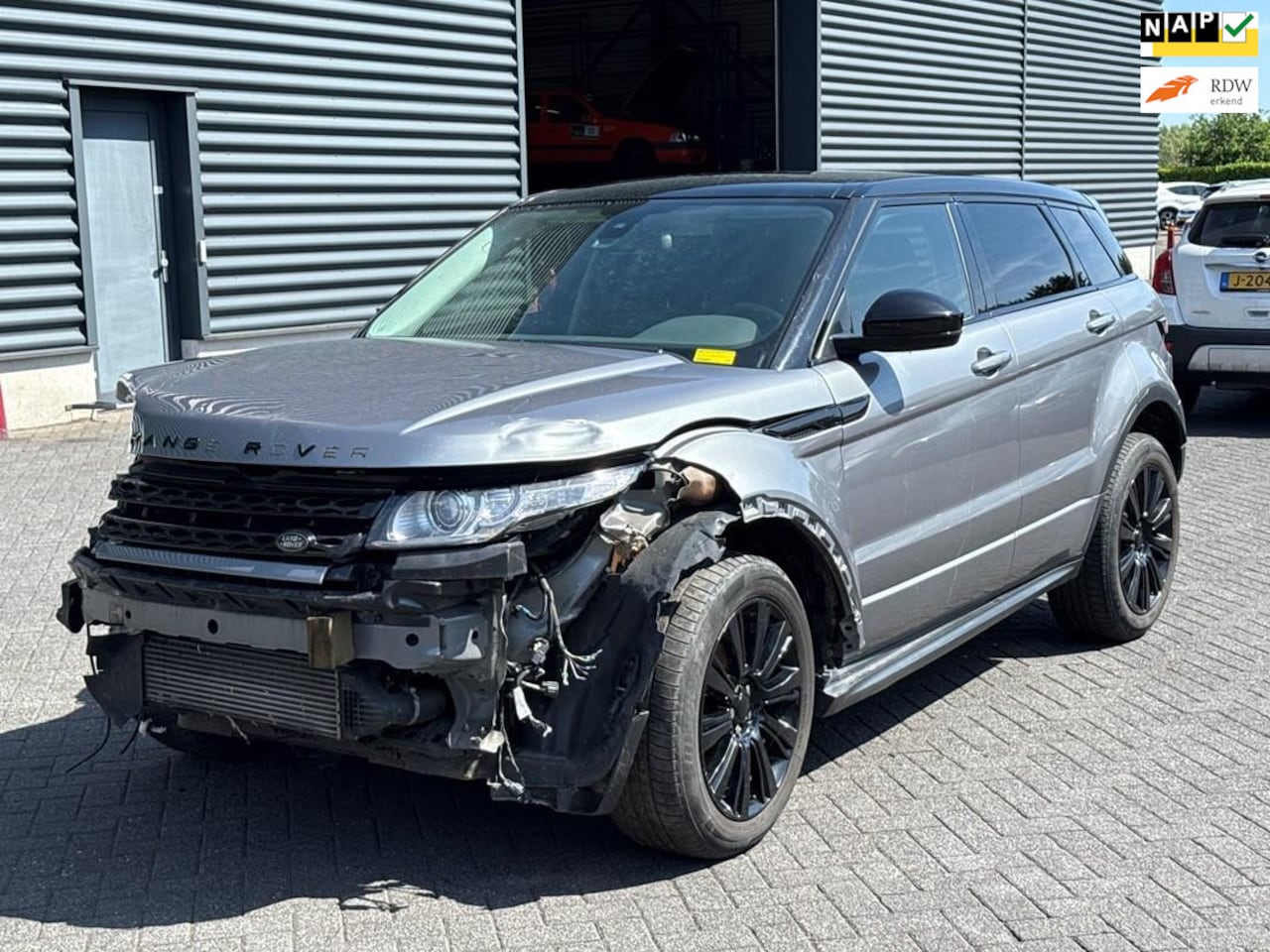 Land Rover Range Rover Evoque - 2.2 SD4 4WD Autobiography 2.2 SD4 4WD Autobiography , Panoramadak , trekhaak - AutoWereld.nl