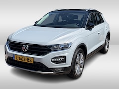 Volkswagen T-Roc - 1.5 TSI Sport / Trekhaak / Virtual Cockpit / Navigatie / Parkeerhulp V+A / Spiegelpakket /