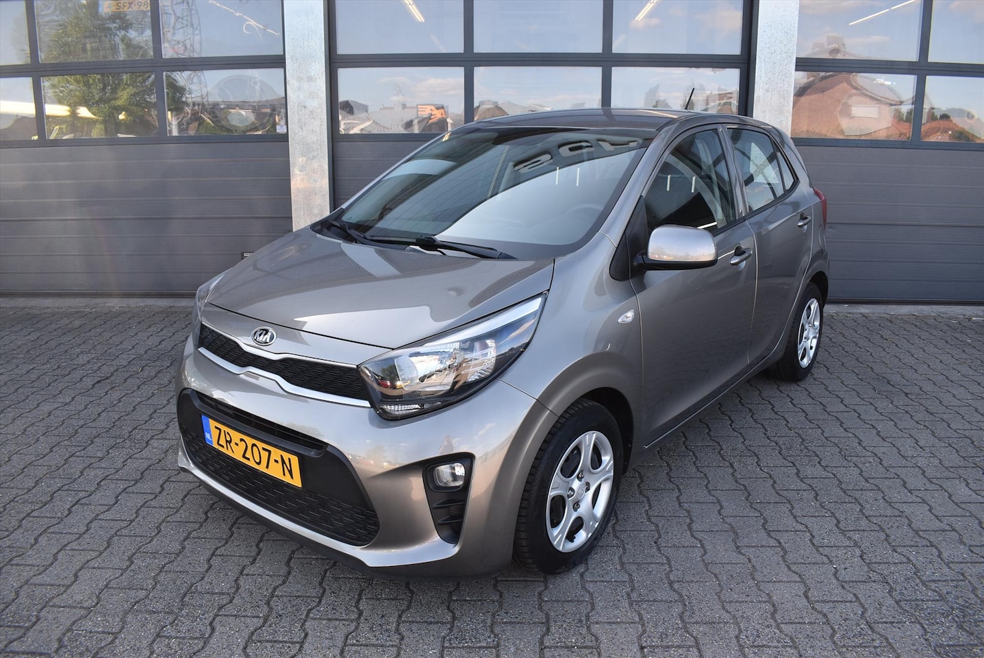 Kia Picanto - 1.0 MPi 67pk ComfortLine - AutoWereld.nl