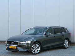 Volvo V60 - T4 AUT Momentum Pro 12 MND garantie Apple CarPlay / Achteruitrijcamera / Stoelverwarming