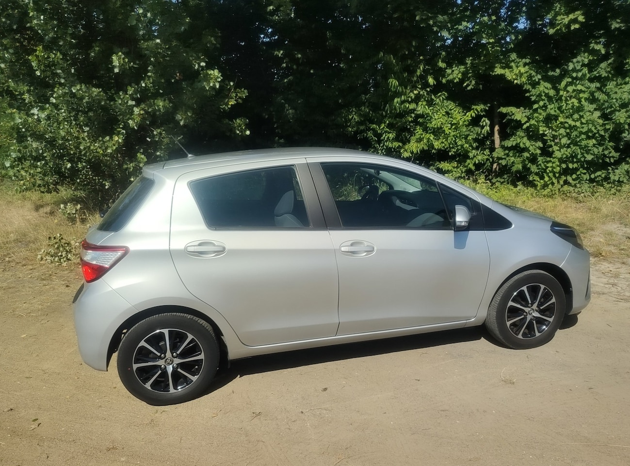 Toyota Yaris - 1.0 VVT-i Connect 12/2019 17500Km Airco, Camera, Carplay - AutoWereld.nl