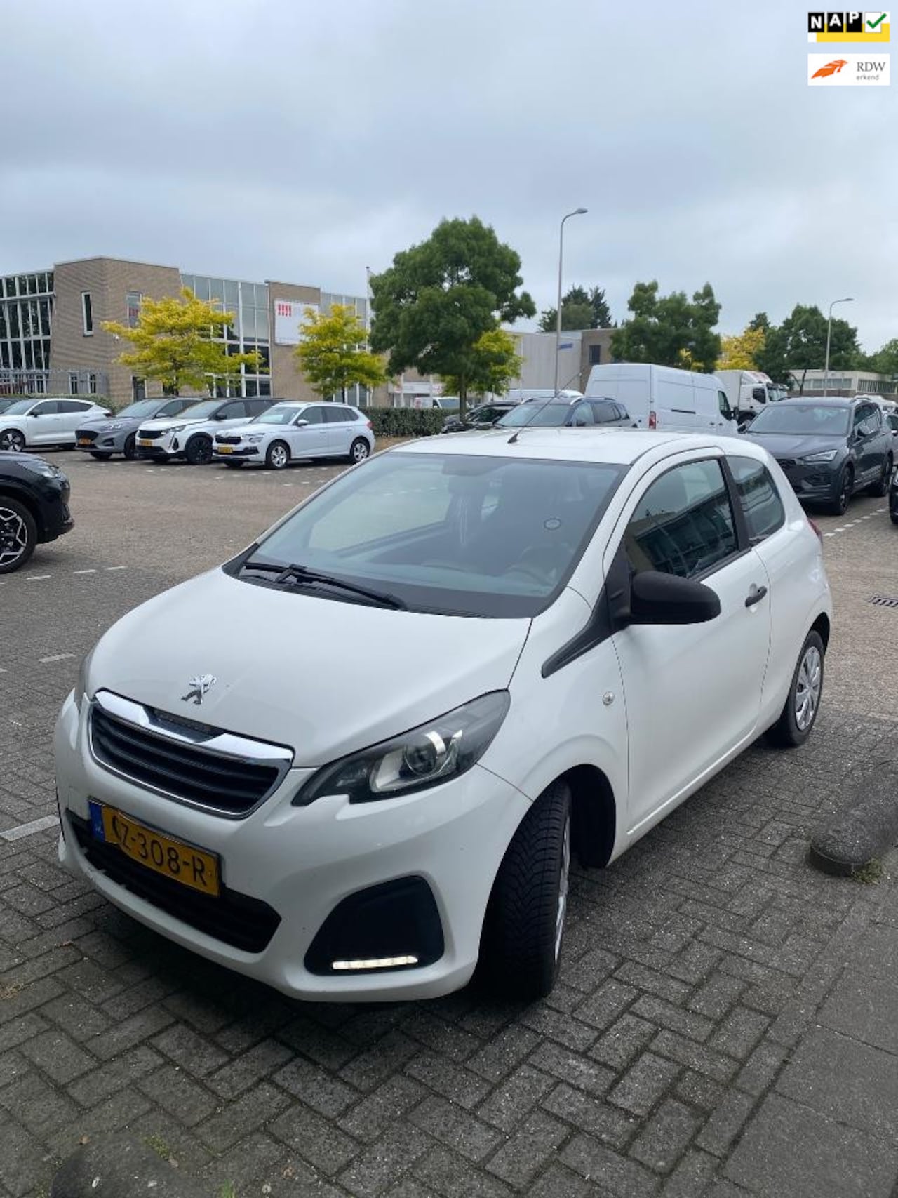PEUGEOT 108