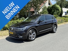 Volkswagen Tiguan - 2.0 TSI 4Motion 220PK DSG R-Line•Pano•Trekhaak