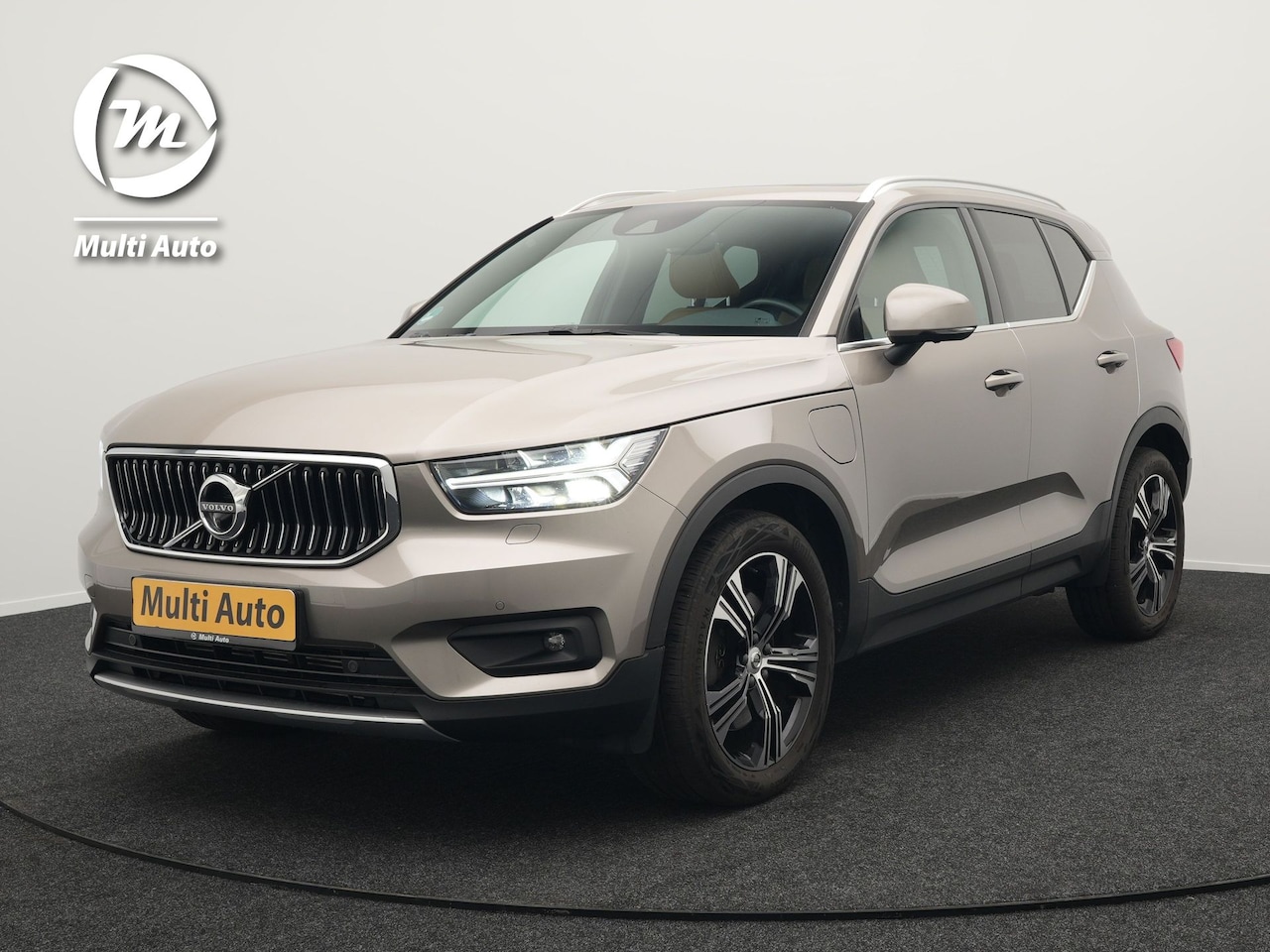 Volvo XC40 - 1.5 T5 Recharge Inscription Plug In Hybrid PHEV | Panormadak | Trekhaak af Fabriek | Harma - AutoWereld.nl