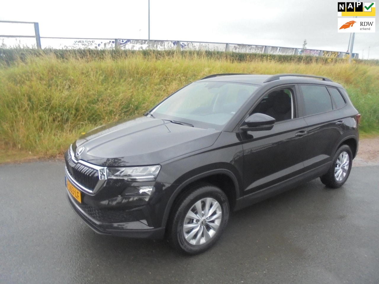 Skoda Karoq - Skoda Karoq 1.5 benzine Automaat airco lmv trekhaak navigatie - AutoWereld.nl